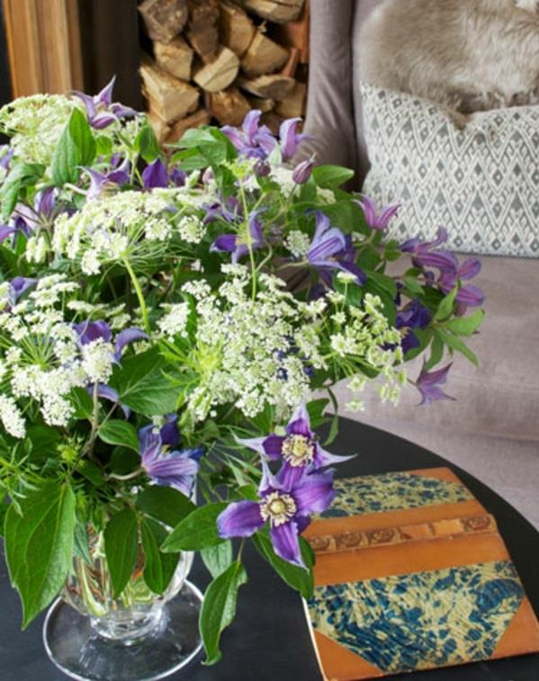 sohvapöytä kukat violetti tuore pöytäkoriste