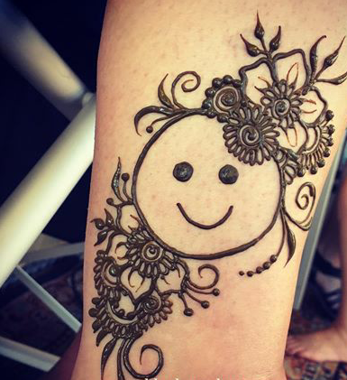 Smiley med blomster stil Bajuband