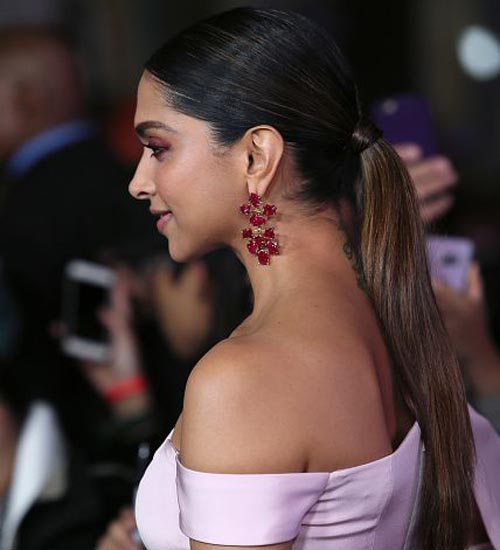 deepika padukone lófarok