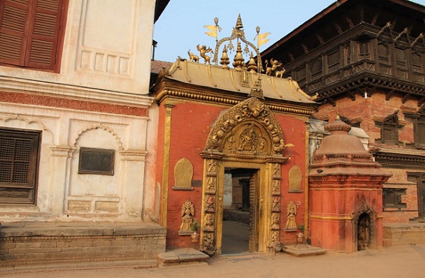 az-arany-kapu_katmandu-turista-helyek