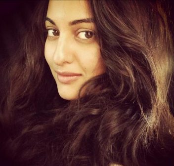 Sonakshi Sinha smink nélkül 3