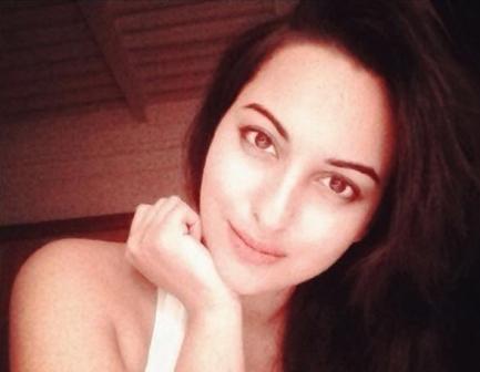Sonakshi Sinha smink nélkül 4