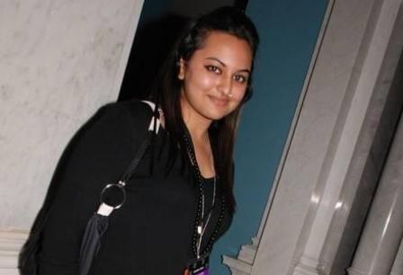 Sonakshi Sinha uden makeup 5