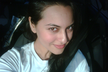 Sonakshi Sinha smink nélkül 2