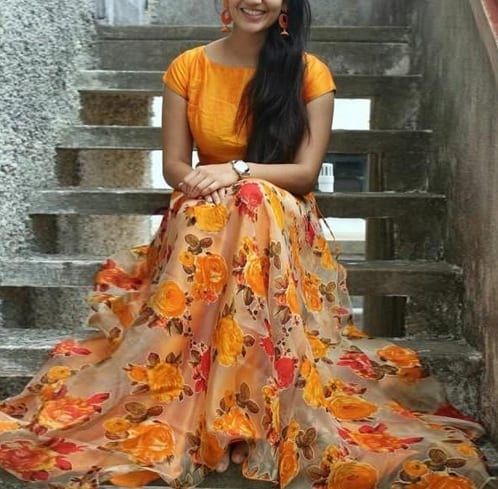 Orange blomstret Lehenga