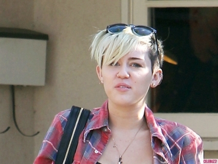 Miley Cyrus uden makeup 7
