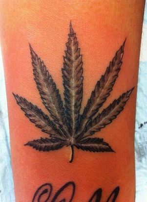 Håndled Weed Tattoo Designs