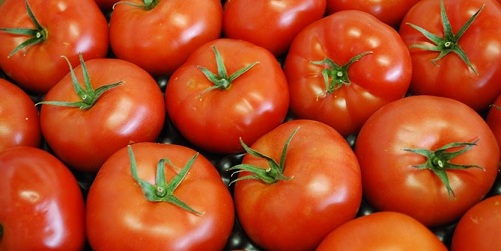 Tomater til fjernelse af mørke cirkler hos børn