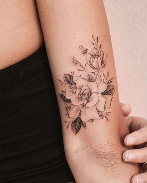 Elegáns Gardenia Tattoo Design