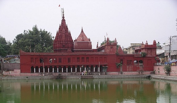 Varanasi turiststeder at besøge-Durga-templet