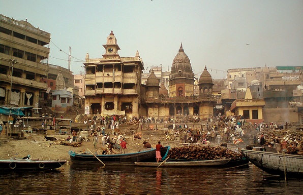 Varanasi turisztikai helyek-Manikarnika Ghat