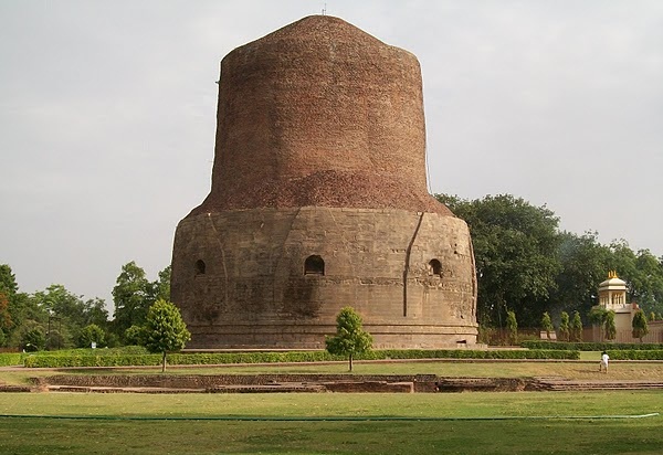 Varanasi turisztikai helyek-Gyan Kup