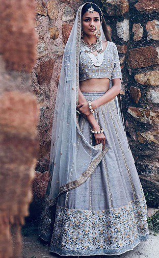 Grå brude Lehenga design