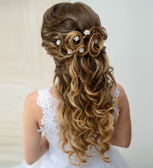 Fancy Flower Hairstyle til Prom
