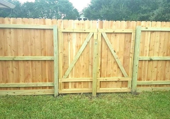 Dobbelt hegn porte