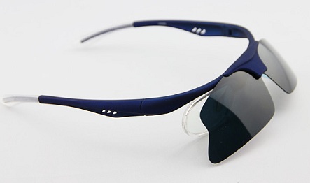 Sporty flip -up solbriller
