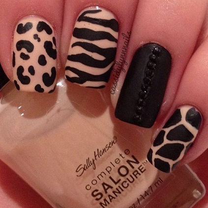 Mix -up Leopard Nail Design