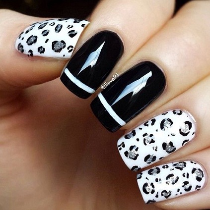 Leopard sort og hvid negleart