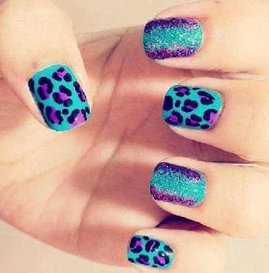 Glitter Leopard Print Nail Art Design