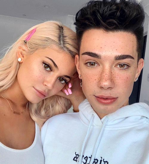 James Charles smink nélkül 10