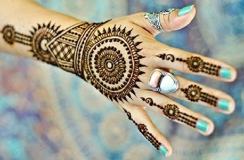 Kerék Mehndi Design