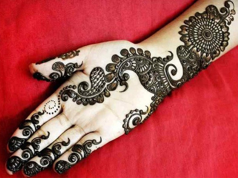 Egysoros Mehndi minták képekkel