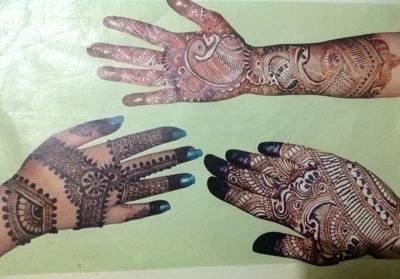 Nászutas Mehndi művész Ahmedabadban