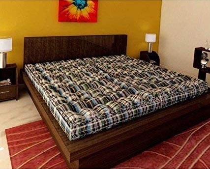 Egyszerű kétszemélyes ágy matracok