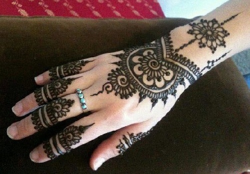 Enkelt Bagside Mehndi Design