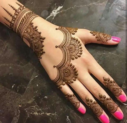 Seneste Curve Mehndi Design For Rakhi