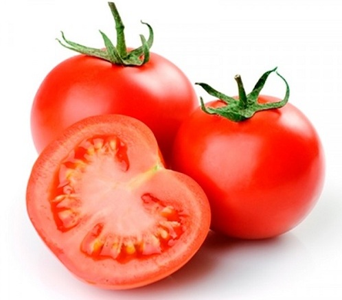 Forfriskende tomater til mørke rande omkring øjnene