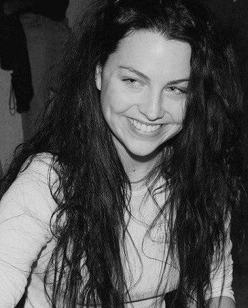 Amy Lee smink nélkül3