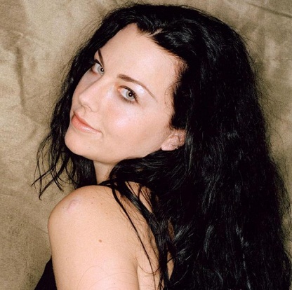 Amy Lee smink nélkül