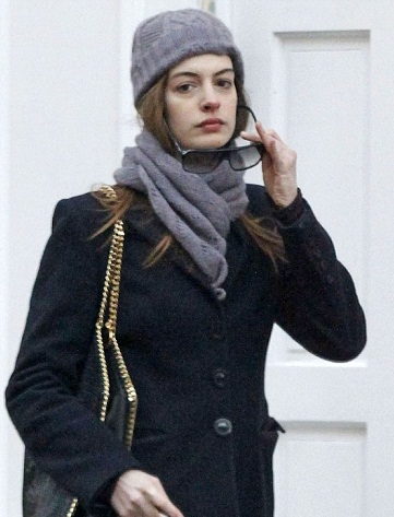 Anne Hathaway uden makeup 7