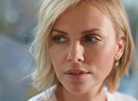 Charlize Theron uden makeup 10