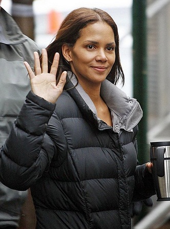 Halle Berry uden makeup 10