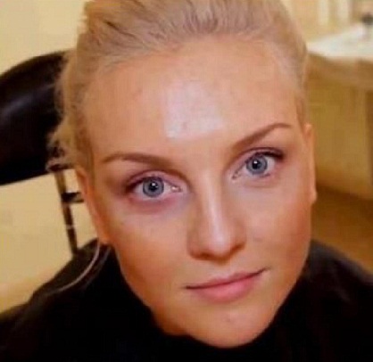 Perrie Edwards uden makeup 8