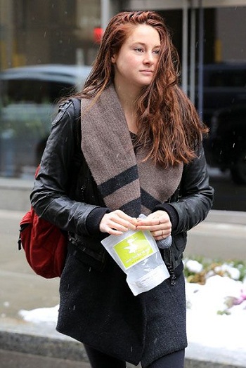 Shailene Woodley uden makeup 7