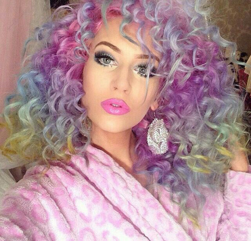 Curly Grunge Style Queen