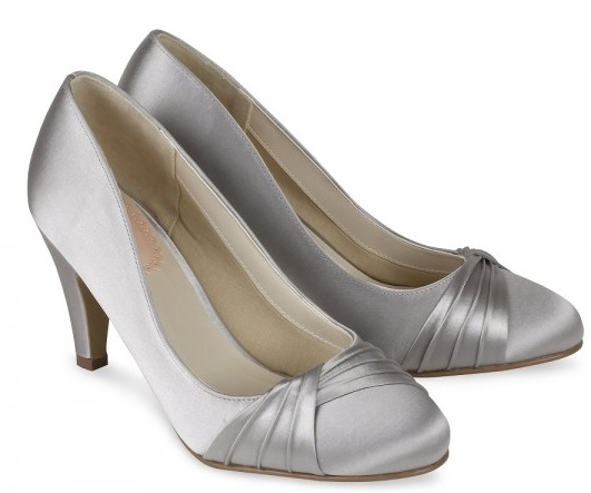 Ezüst szaténasszony cipő