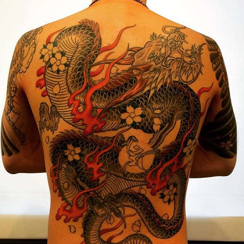 Japán sárkány tetoválás tervezés férfiaknak