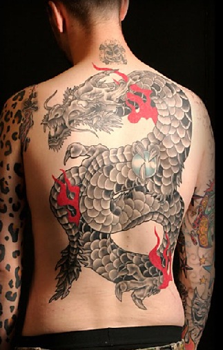 sárkány-motívum-japán-tetoválás