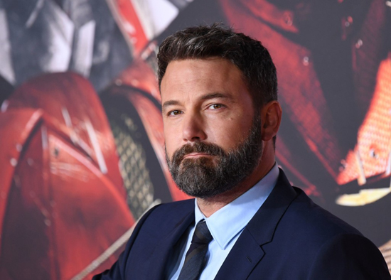 Ben Affleck rövid, göndör hajvágása