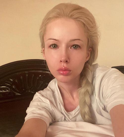 Valeria Lukyanova Uden Makeup 10