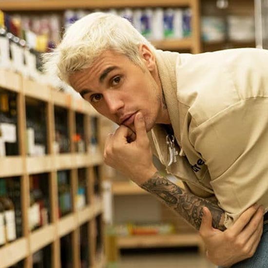 justin bieber szőke haja rövid