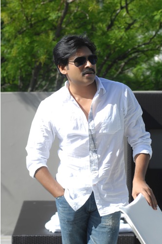 Pawan Kalyan med og uden makeup 3