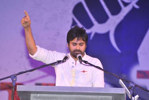 Pawan Kalyan sminkkel és anélkül 4