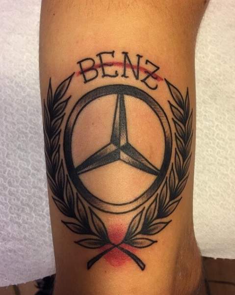 Logo tatovering designs