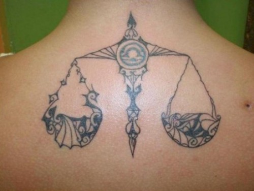 Vægt Tattoo Design