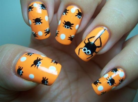 Bugs Nail Art med mørk baggrund